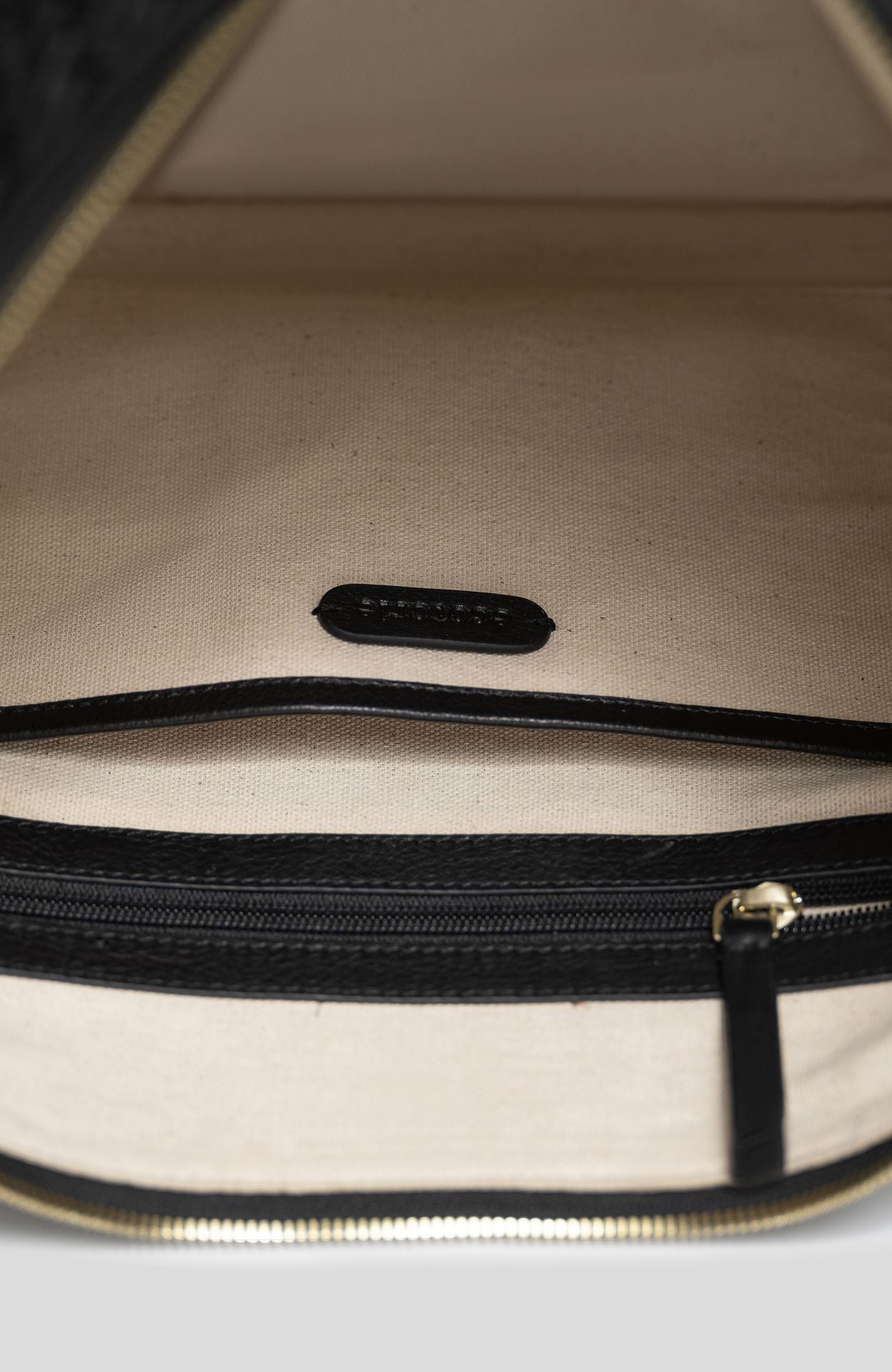 Ecotorie - Frisco - Small Crossbody - Black