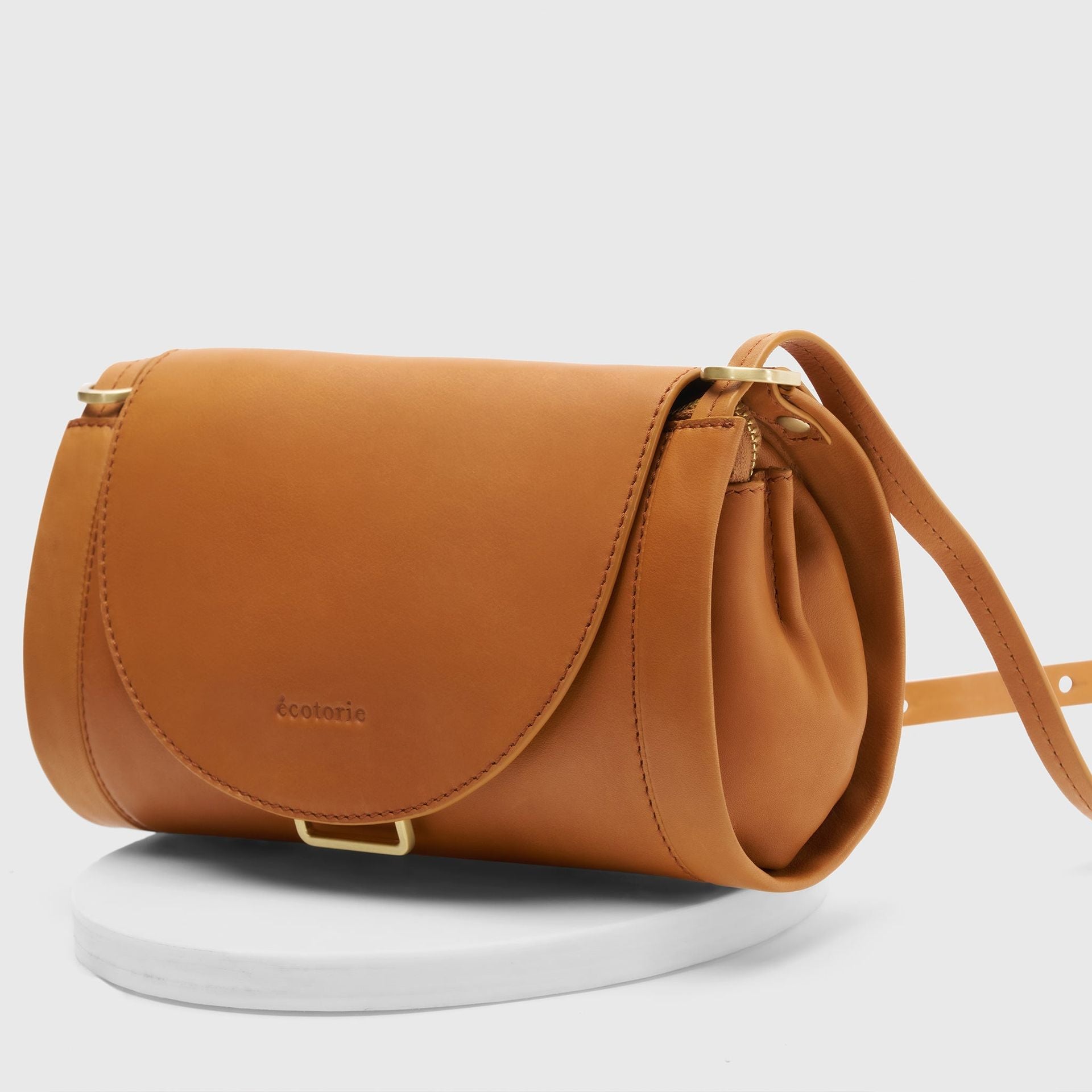 Ecotorie Nora Leather Crossbody Bag Caramel