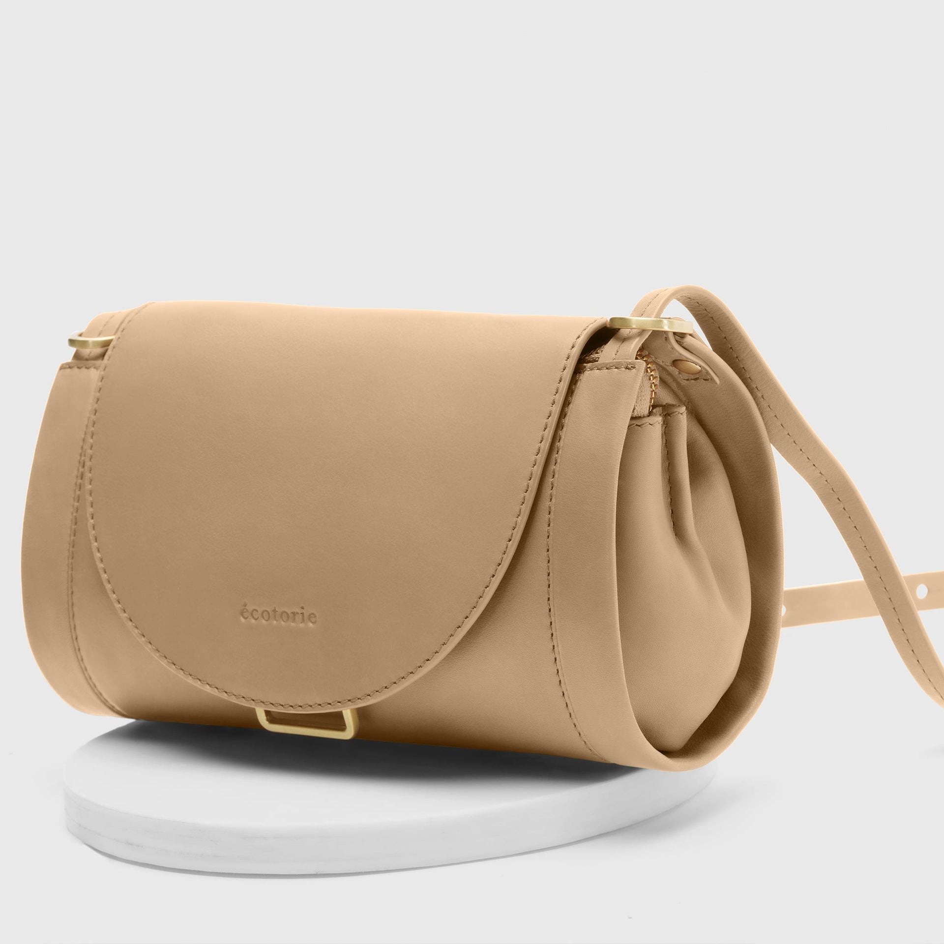 Ecotorie Nora Leather Crossbody Bag Caramel