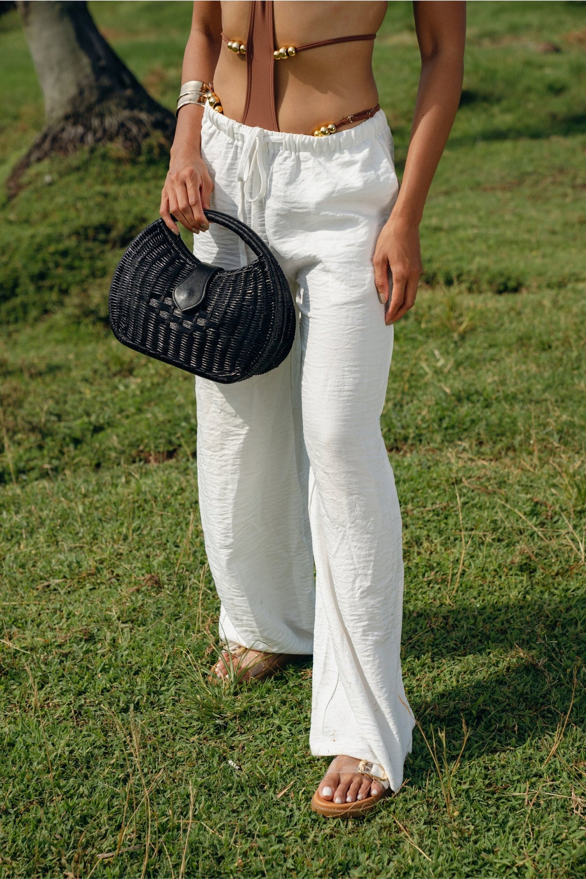 Jelavu - Artemiss Black Half-Moon Bag