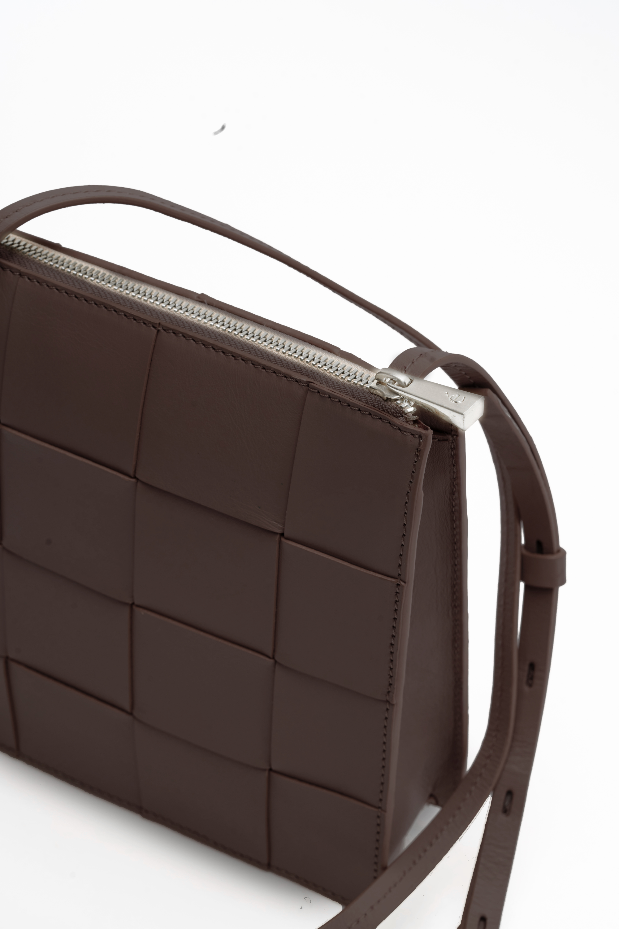 Ecotorie - Polly Bitter Cocoa Woven Crossbody Bag