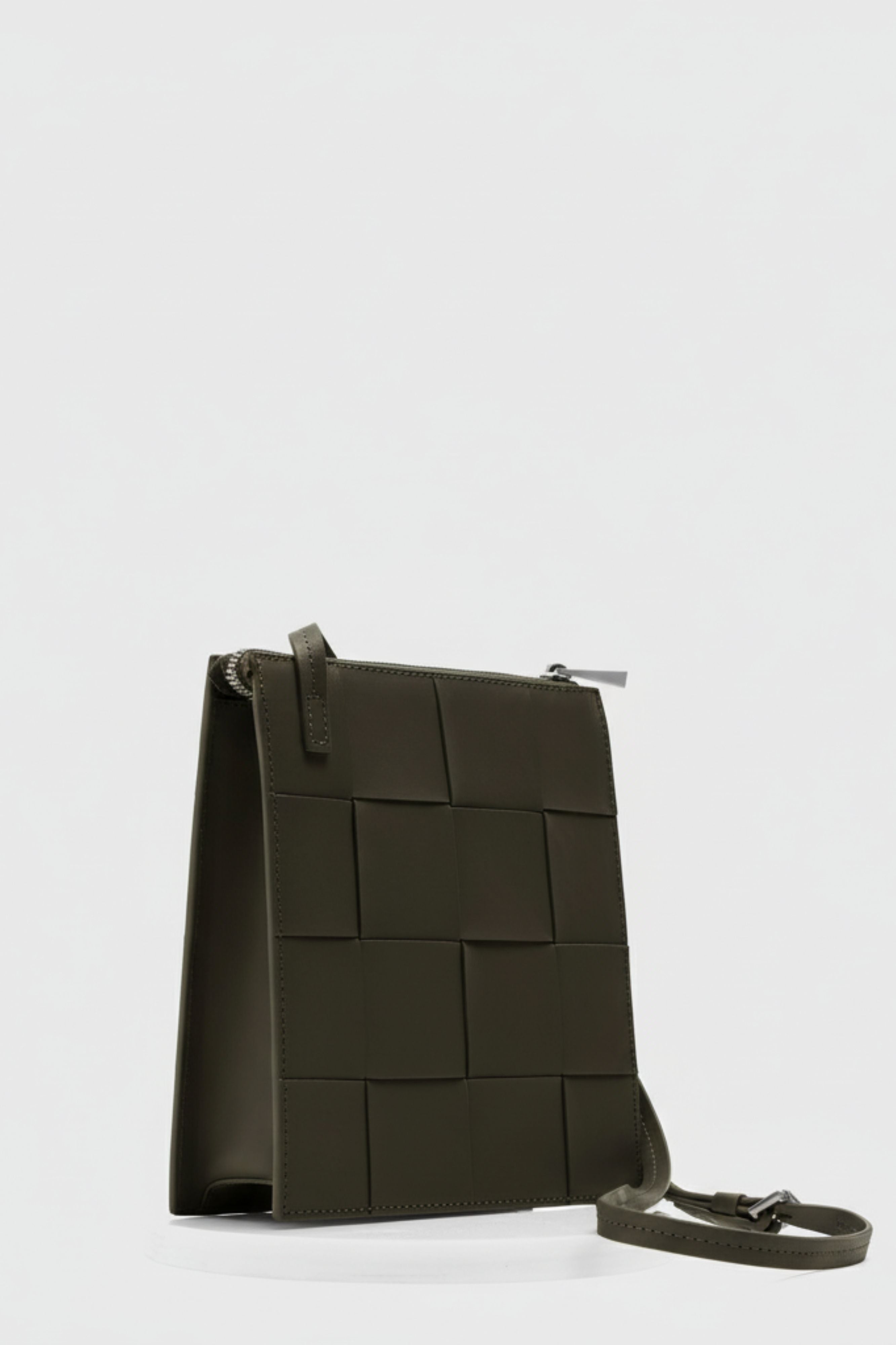 Ecotorie - Polly Dark Moss Woven Crossbody Bag