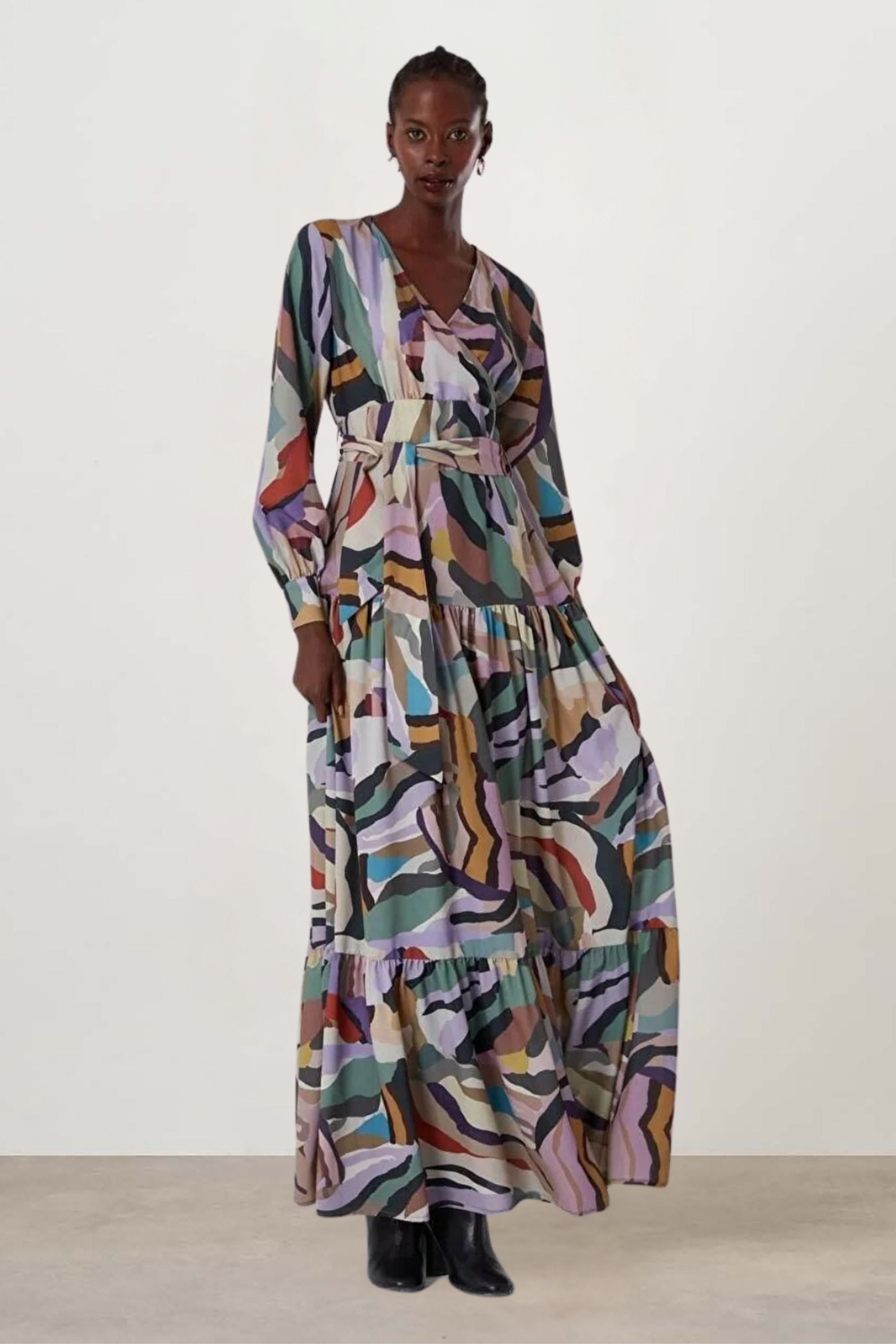 Mizalle Flowy Long Sleeve Maxi Dress