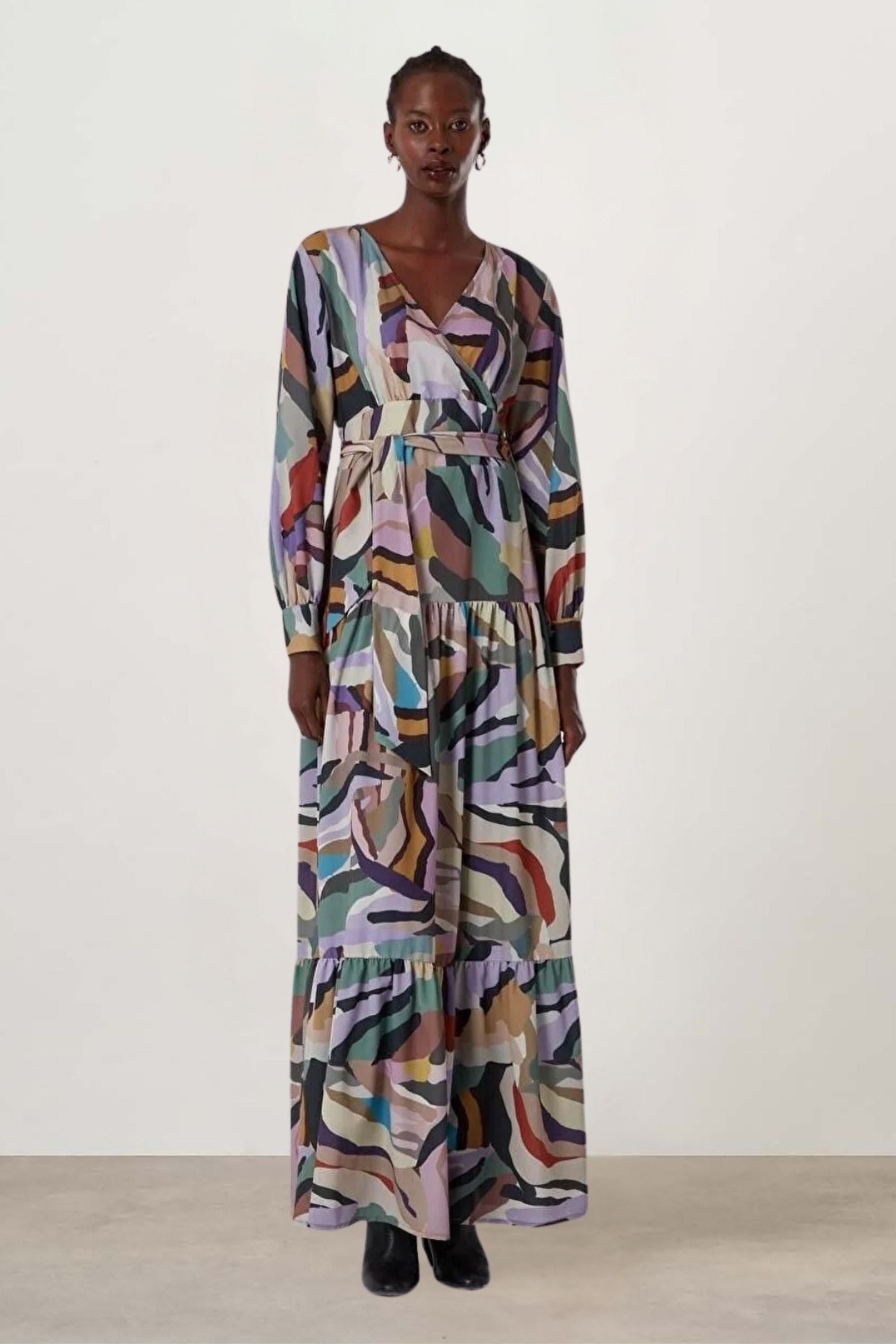 Mizalle Flowy Long Sleeve Maxi Dress