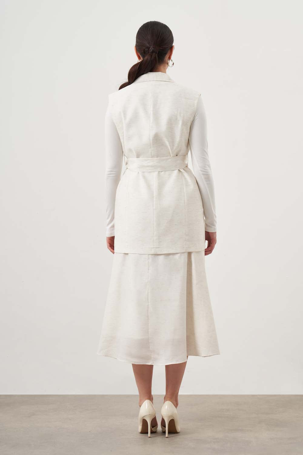 Mizalle Belted Vest Ecru