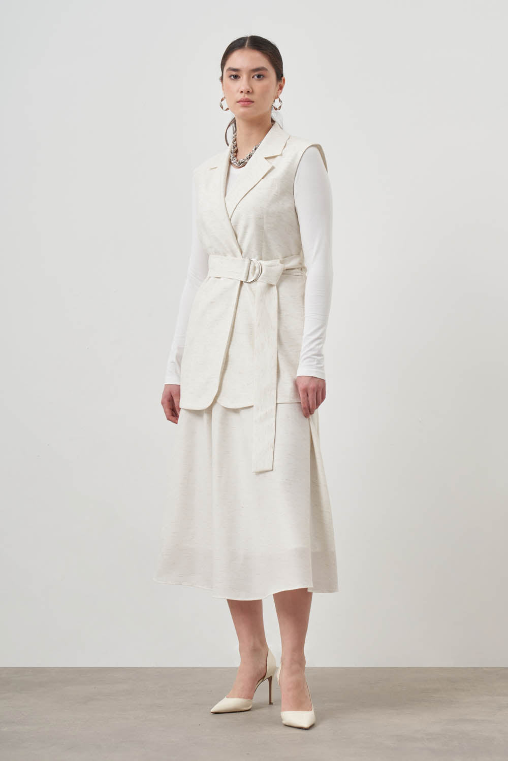 Mizalle Belted Vest Ecru