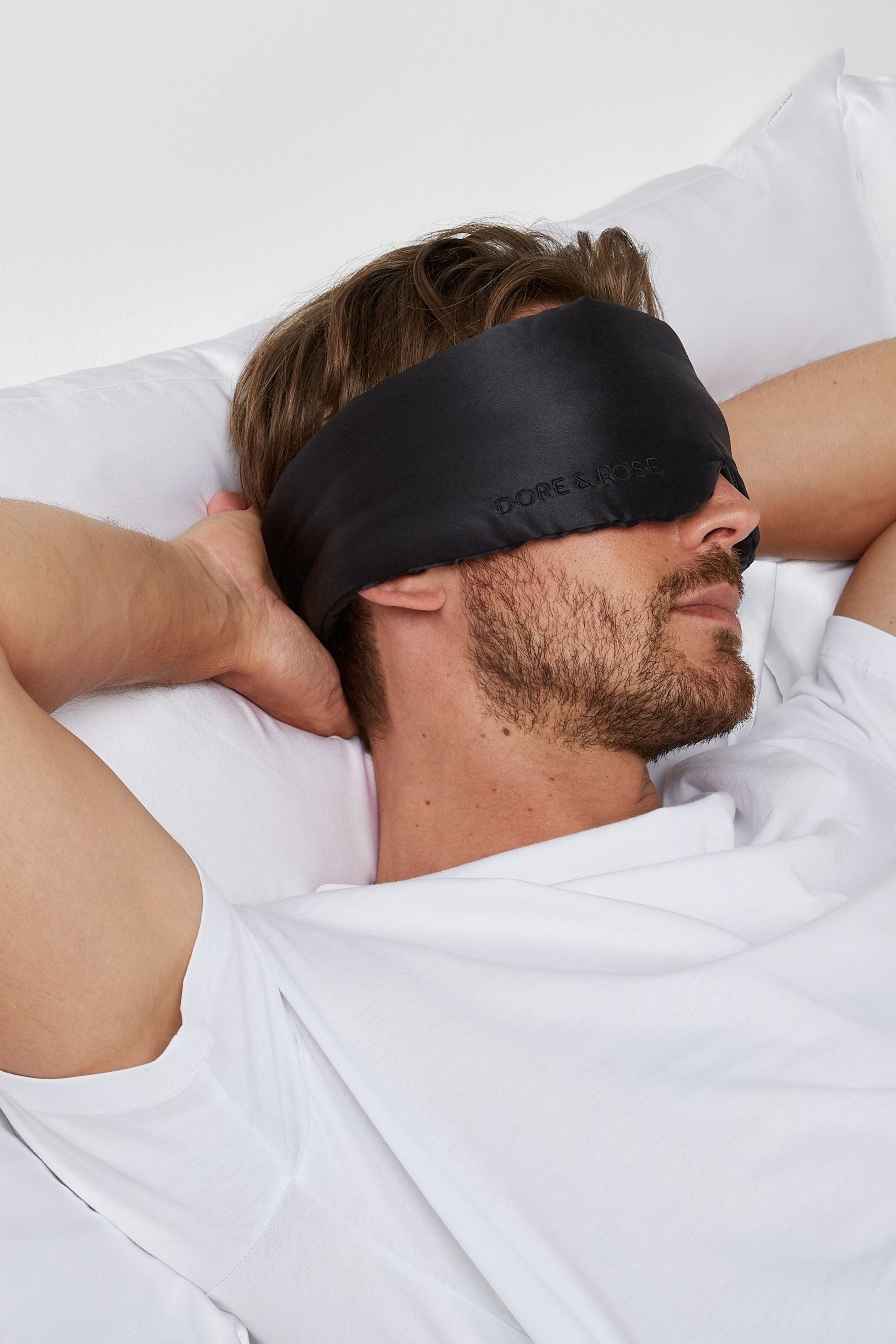 Dore & Rose Deep Sleep Mask Black: Represents high-quality 23 momme mulberry silk, featuring antibacterial properties for a healthier sleep environment.