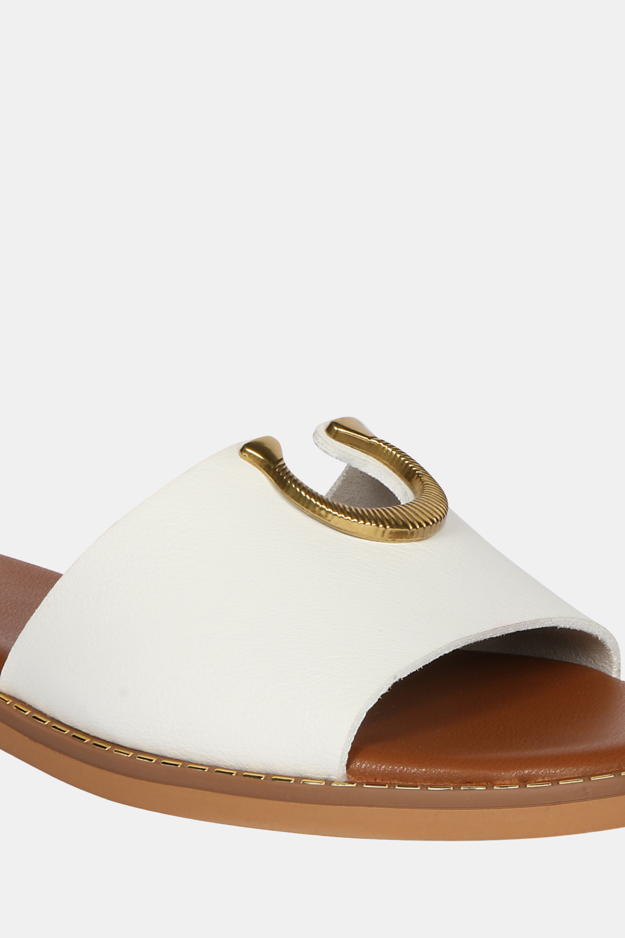 Vivi Blu - Amber Horseshoe Ornament Sandals - White Leather
