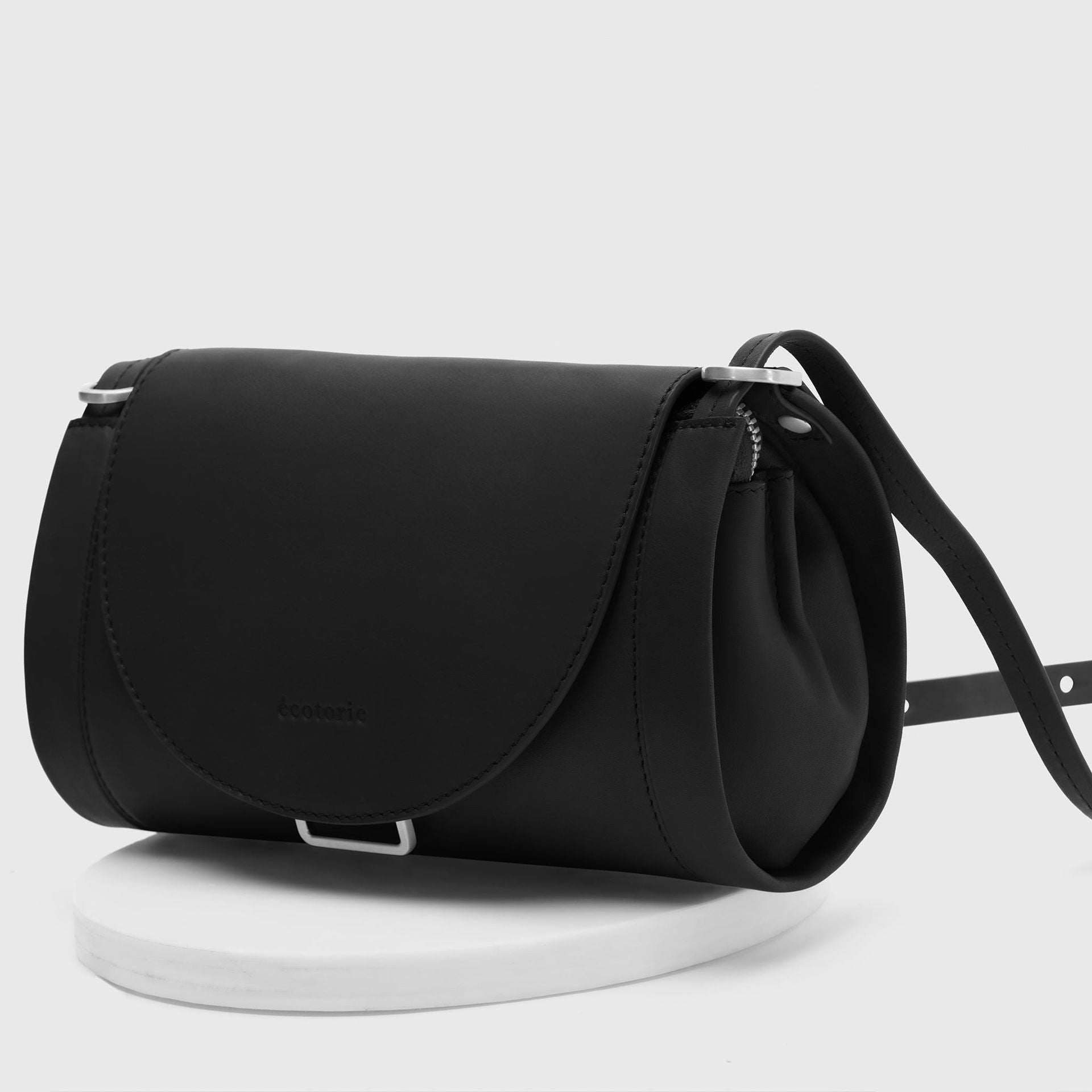 Ecotorie Nora Leather Crossbody Bag Caramel