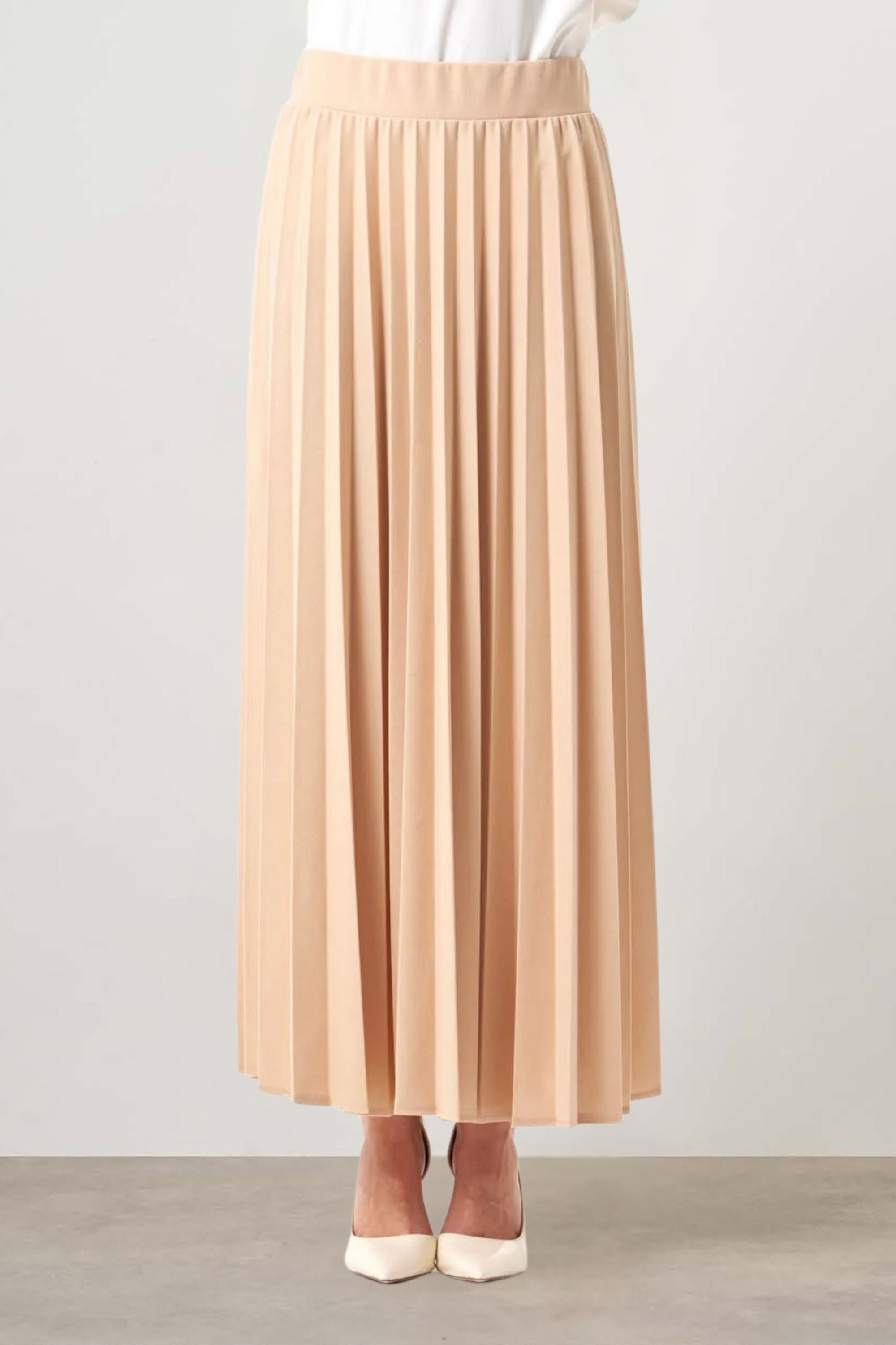 Mizalle Beige Waisted Pleated Midi Skirt