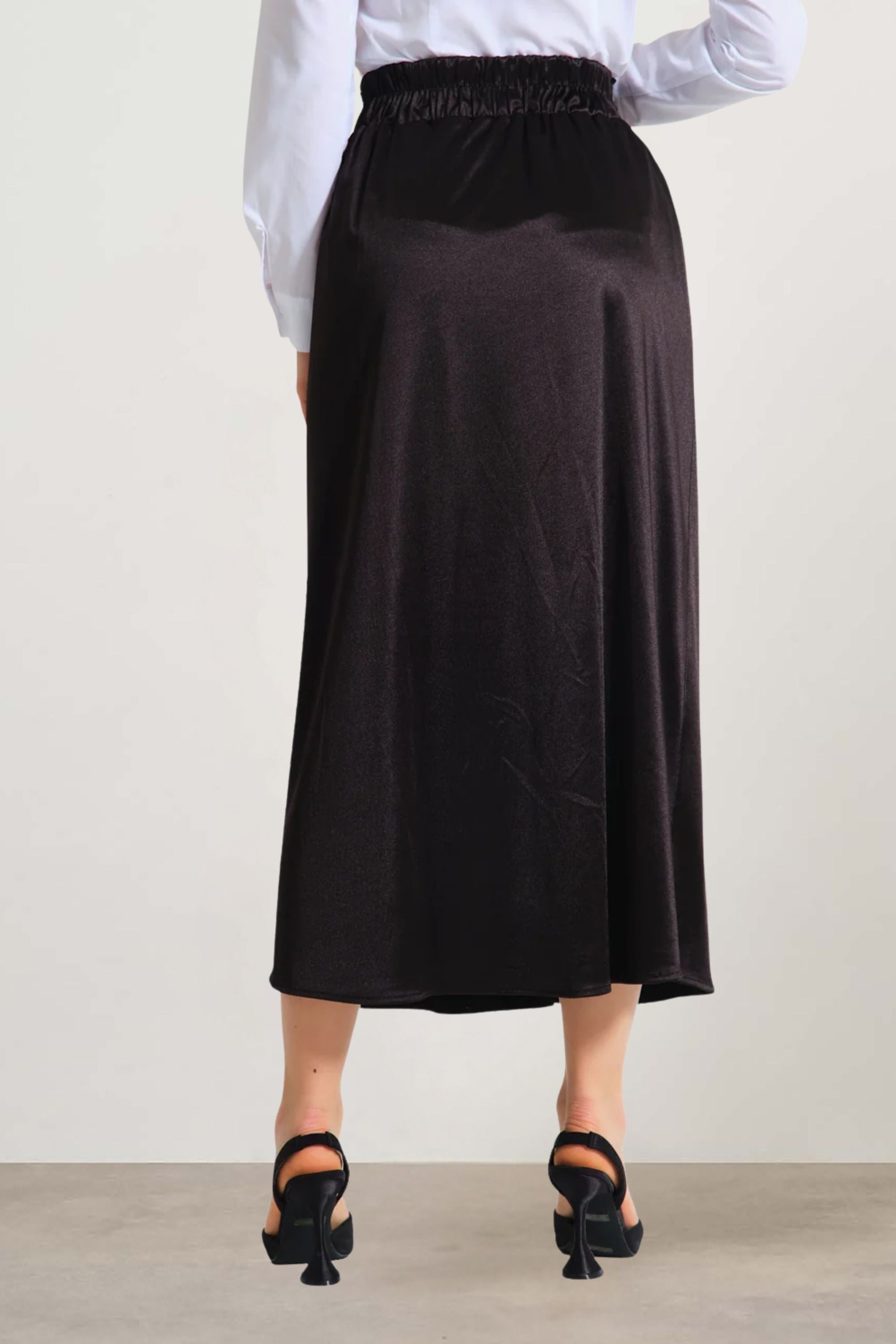 Mizalle Black Waisted Pleated Midi Skirt