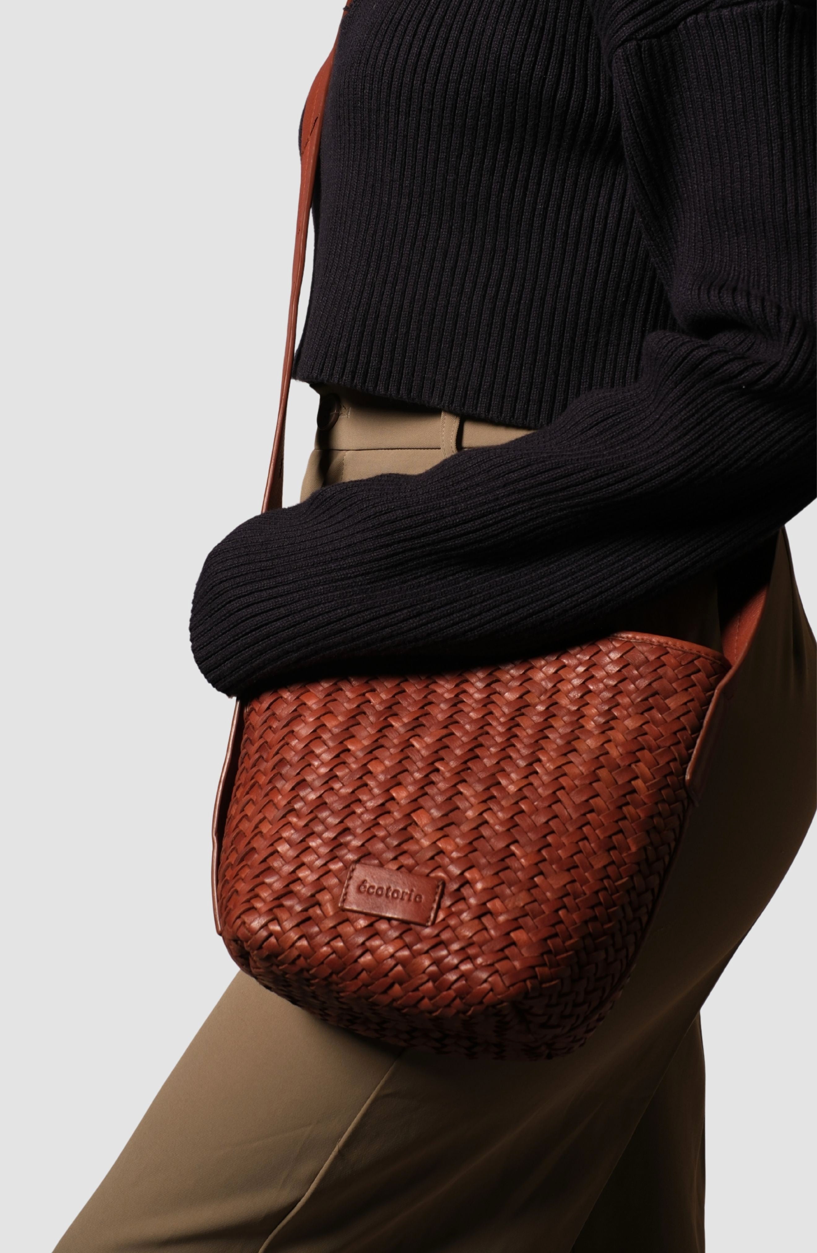 Ecotorie Waco Leather Bucket Bag Brandy