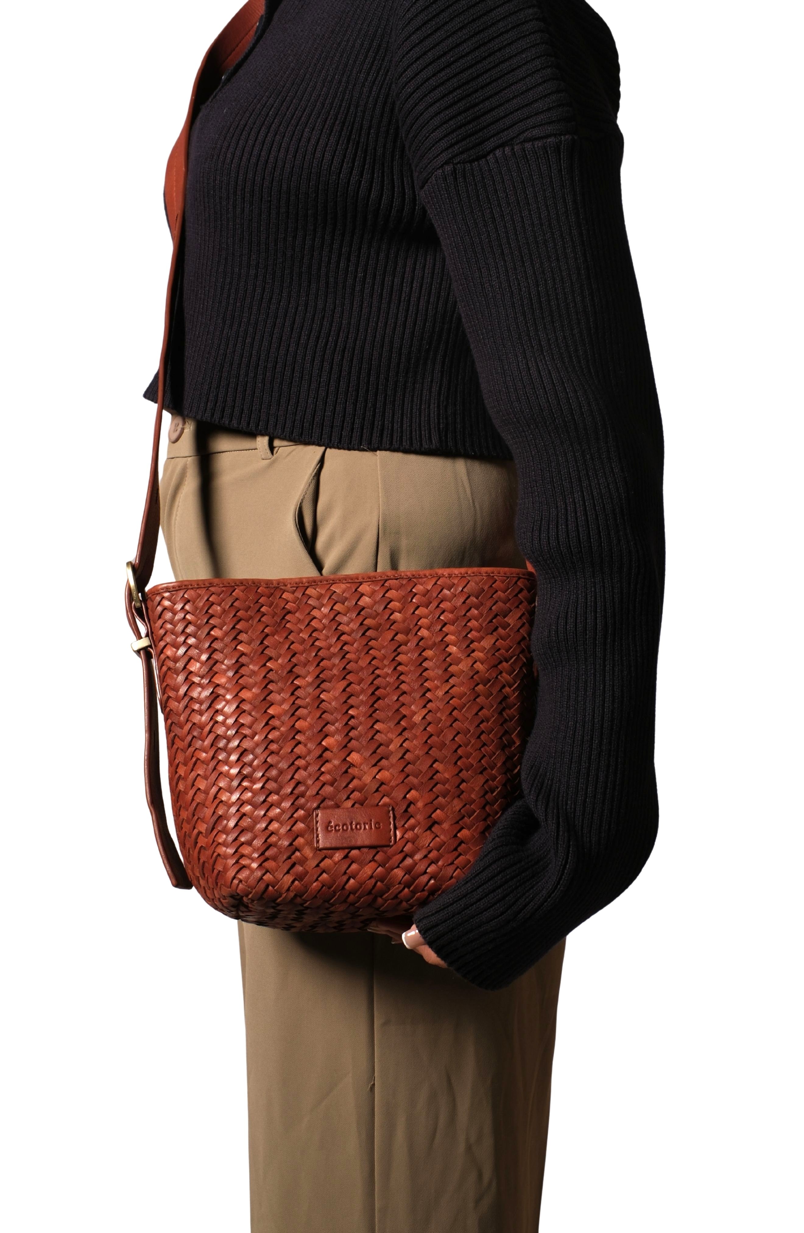 Ecotorie Waco Leather Bucket Bag Brandy