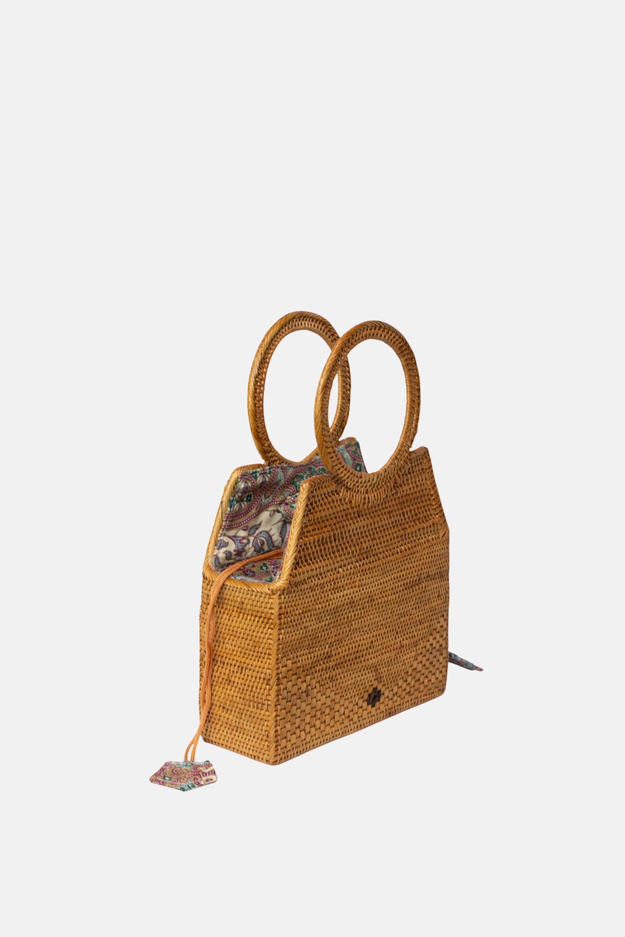 Jelavu - Monterey Rattan Round Top Handle Medium - Tan