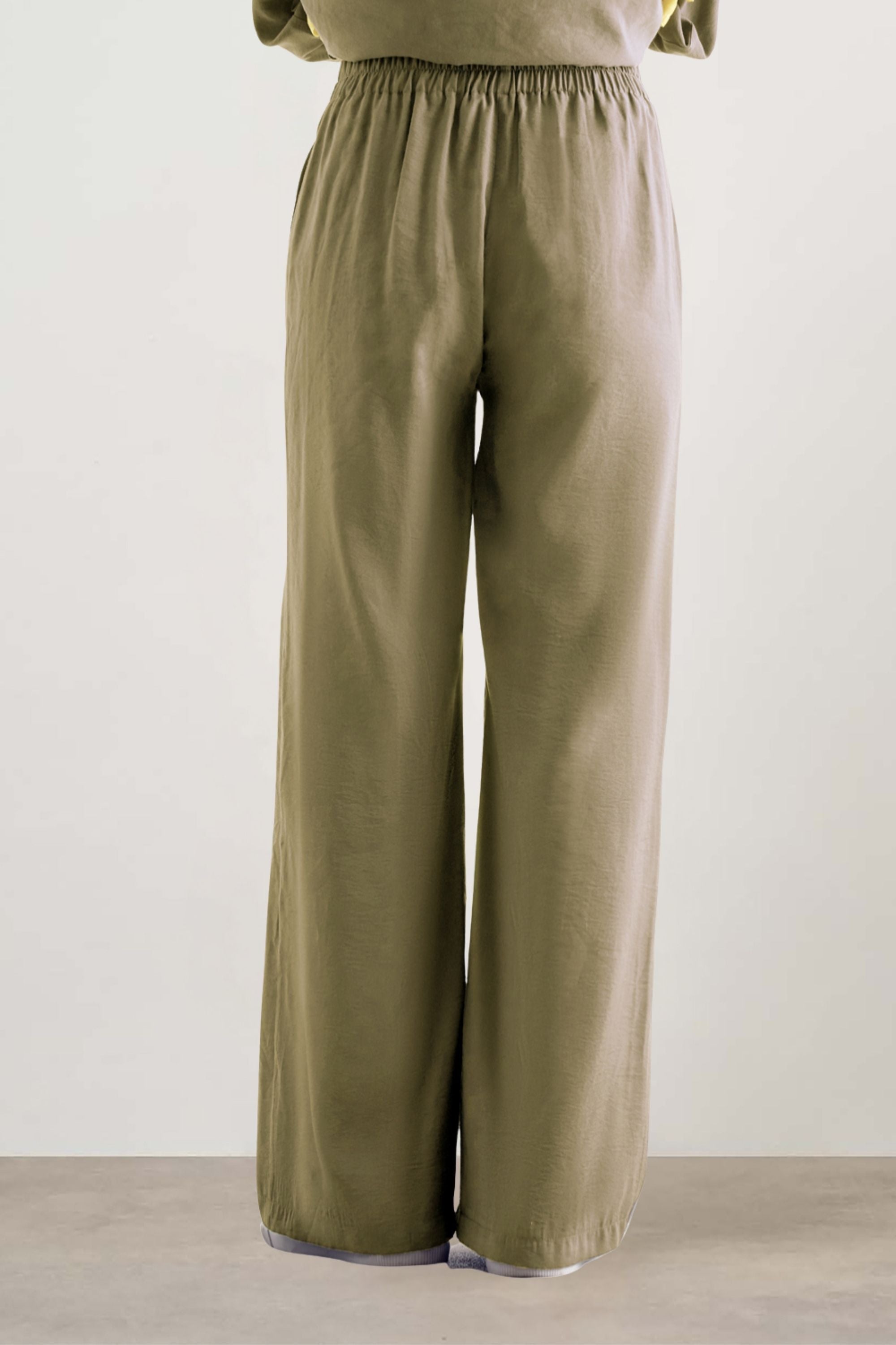 Mizalle Light Weight Elastic Trousers