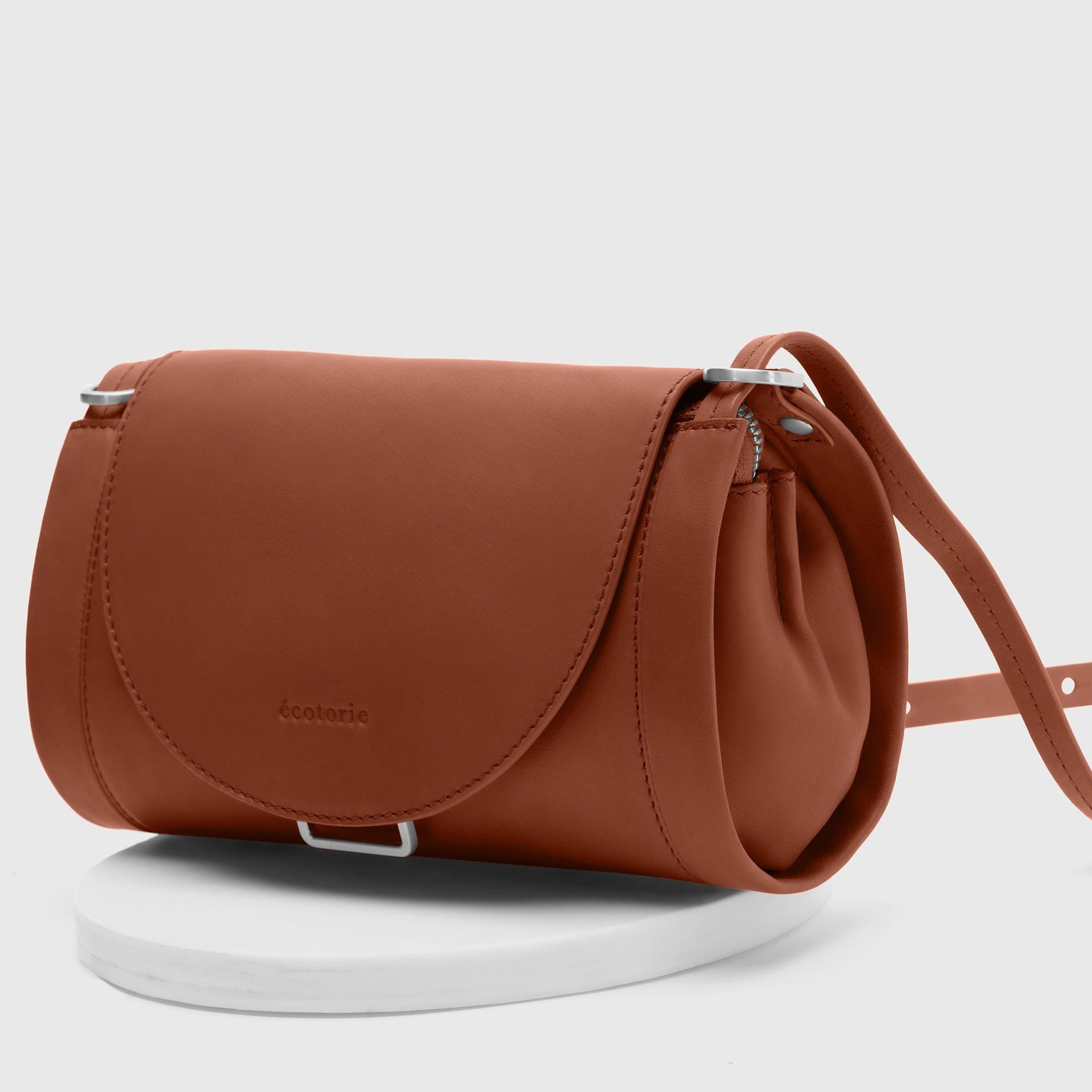Ecotorie Nora Leather Crossbody Bag Caramel