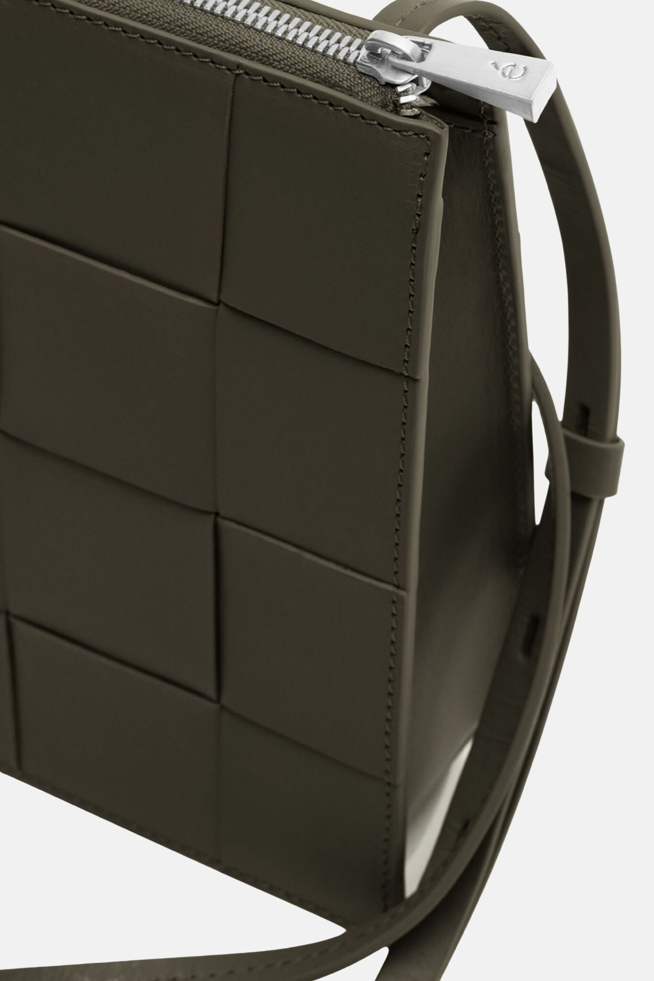 Ecotorie - Polly Dark Moss Woven Crossbody Bag