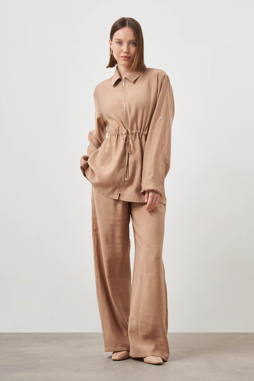 Mizalle Cinched Waist Shirt Jacket Beige