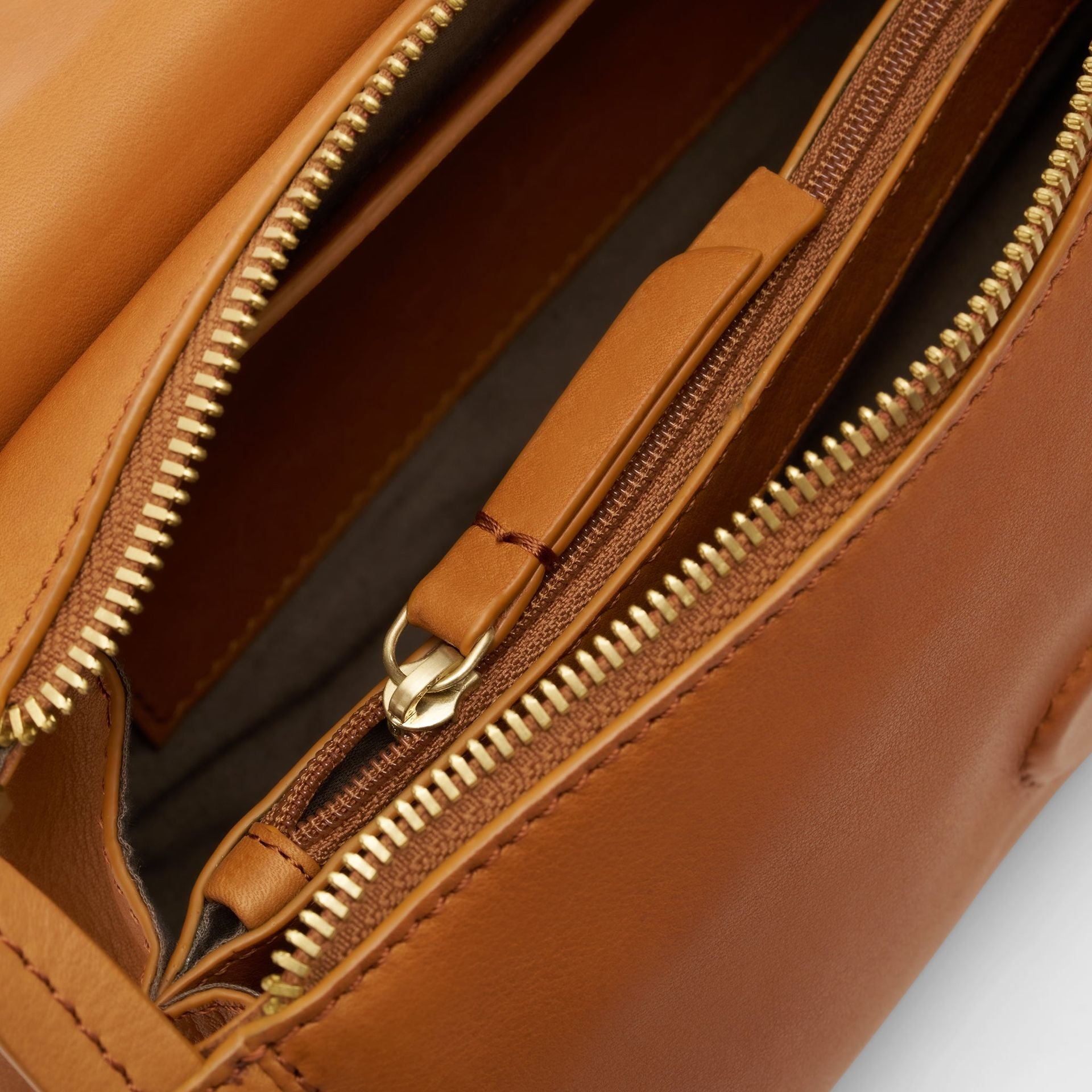 Ecotorie Nora Leather Crossbody Bag Caramel
